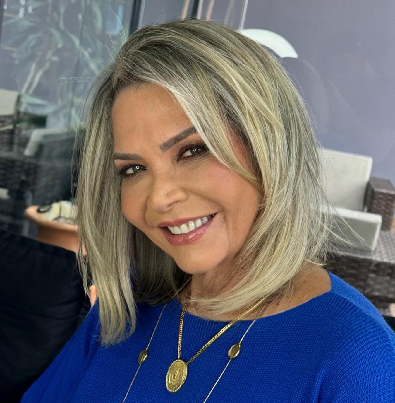 Flattering Medium Layered Hairstyle Over 50