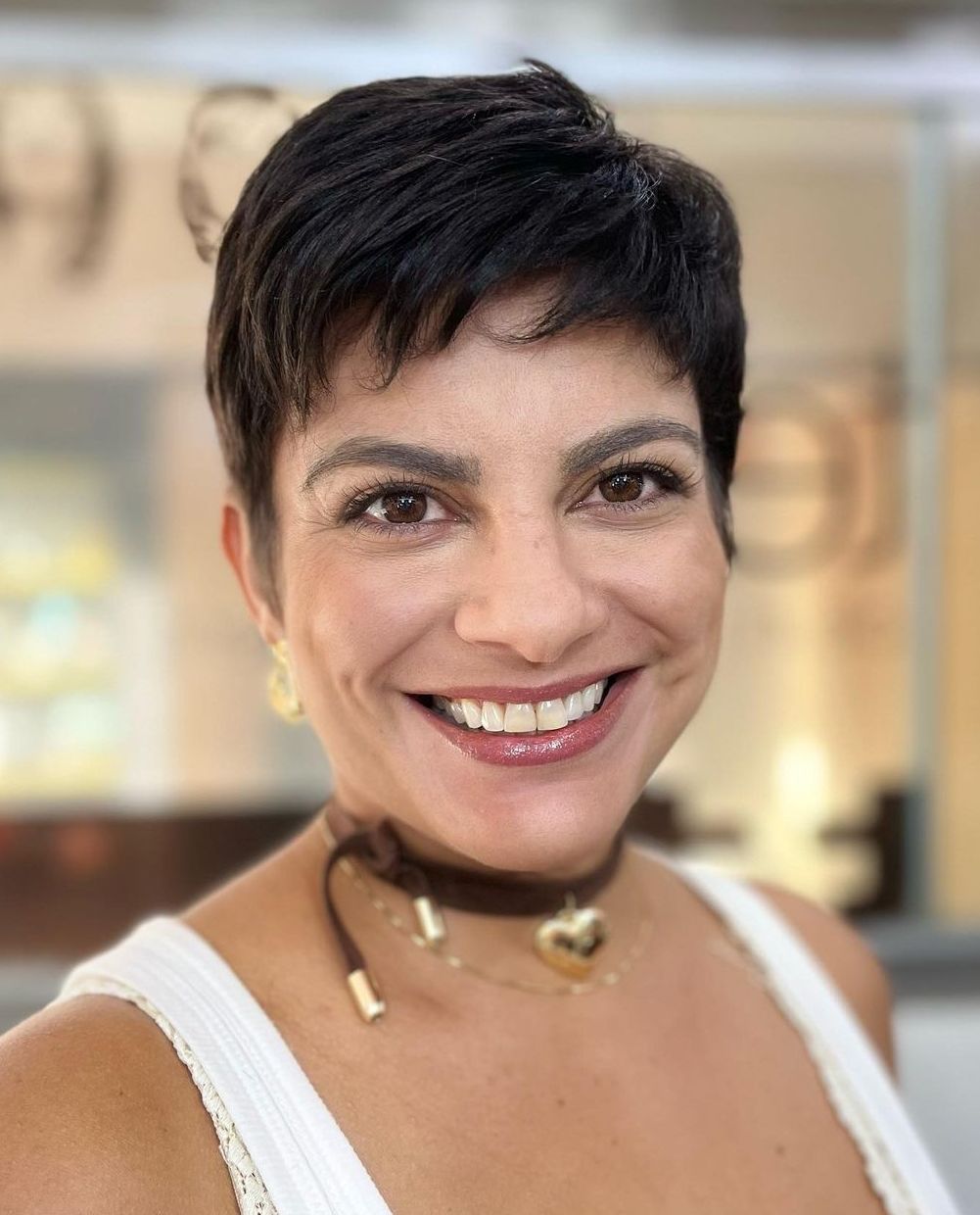 Classic Pixie Cut for Straight Hair Low Maintenance Pixie with Defined Layers