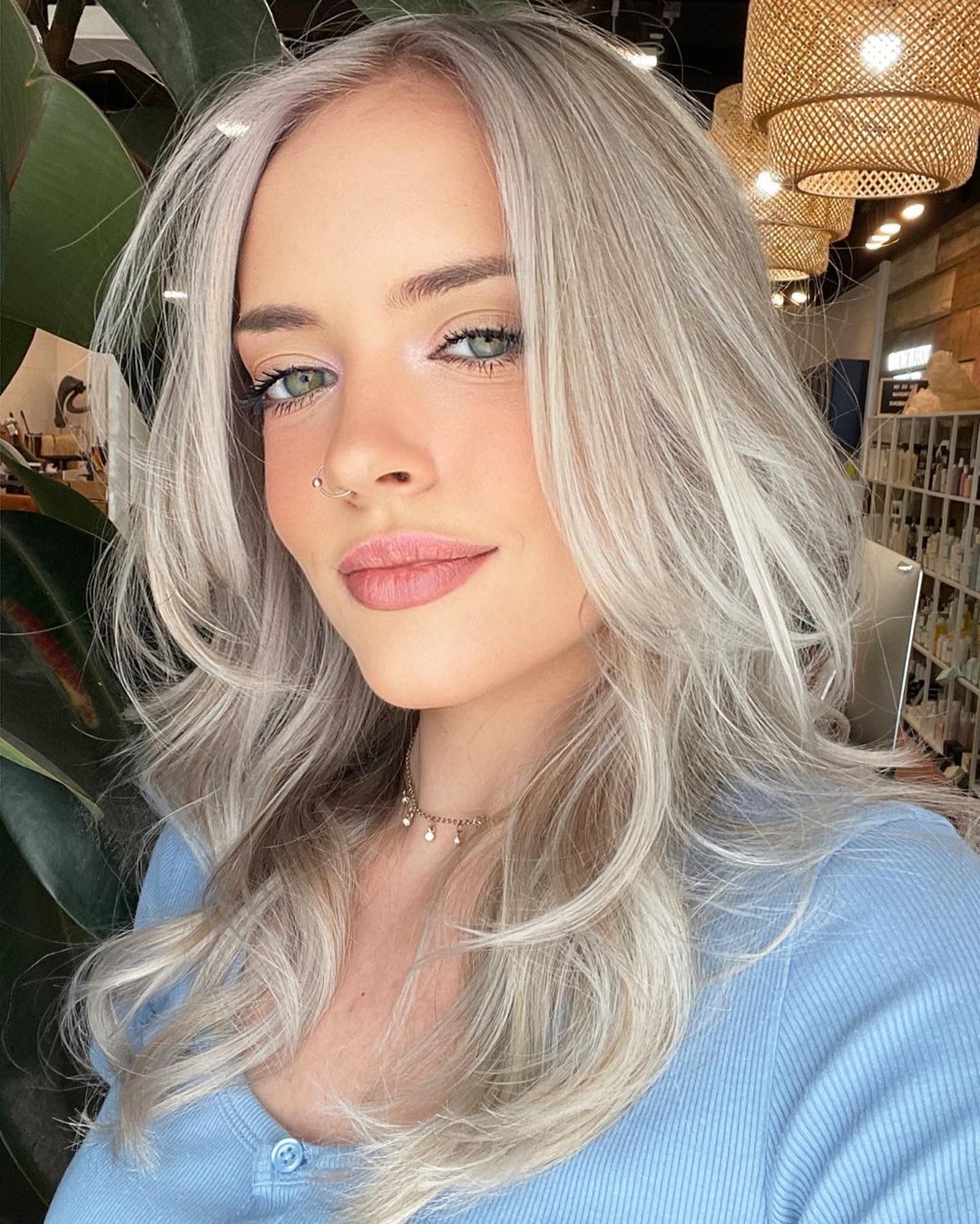 Voluminous Platinum Waves for Fine Locks