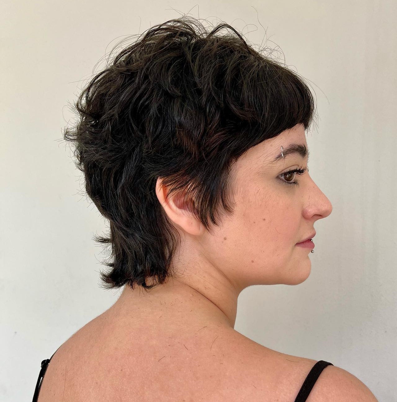 Trendy Mullet Hairstyle for Short Hair Short Fluffy Wolf Haircut