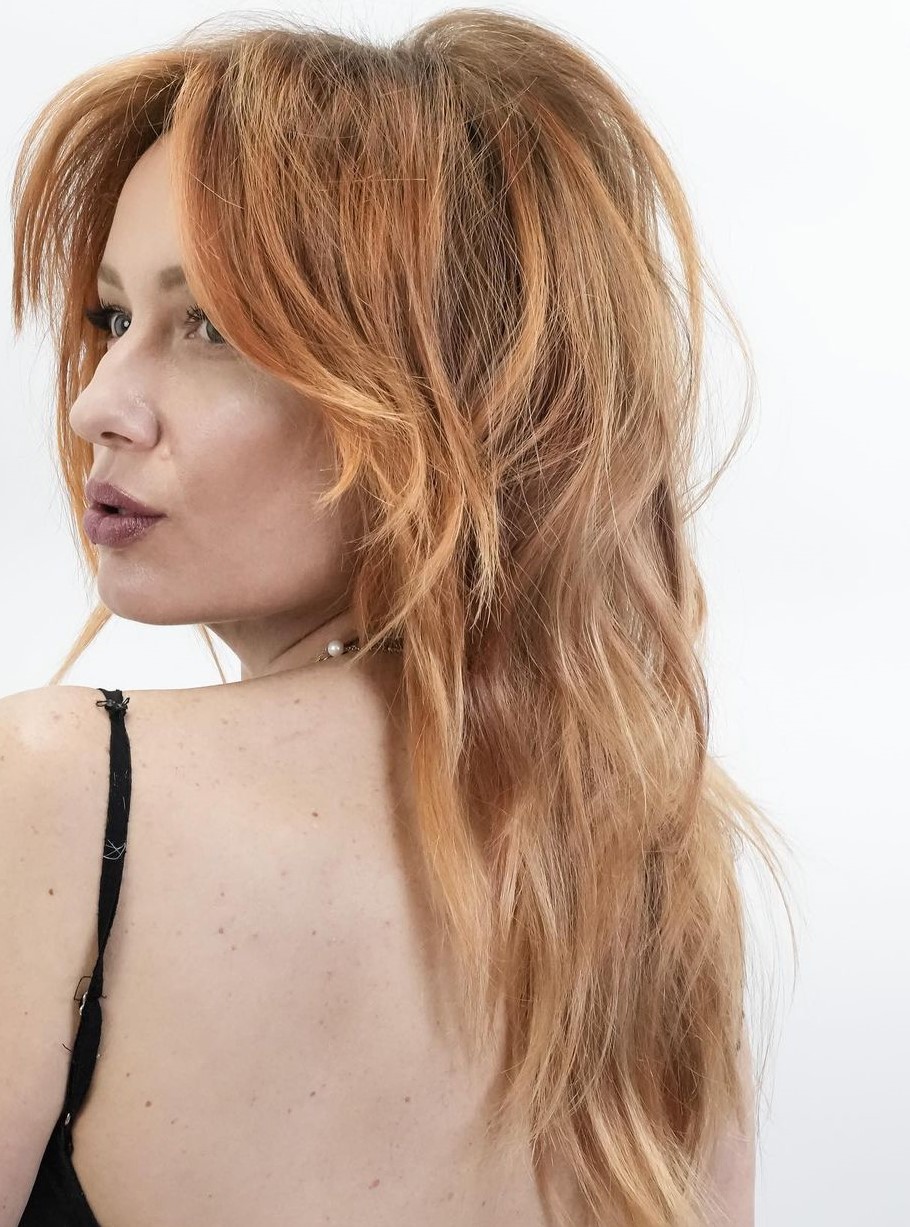 Strawberry Blonde Wolf Cut Long Shaggy Hair with Chin Length Curtain Bangs