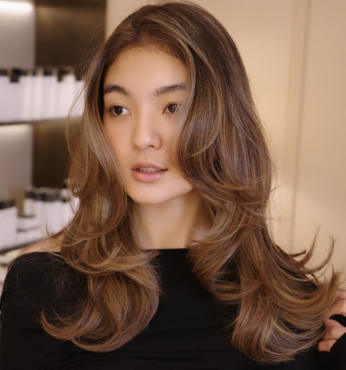 Butterfly Haircut for Square Faces