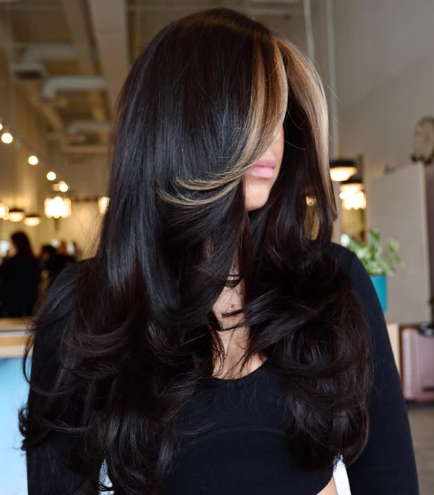 Cut with Money Piece Framing Long Layered Haircut with Money Piece