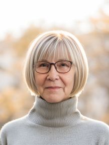 Do Bangs Make You Look Younger? How to Choose Your Ideal Fringe Style