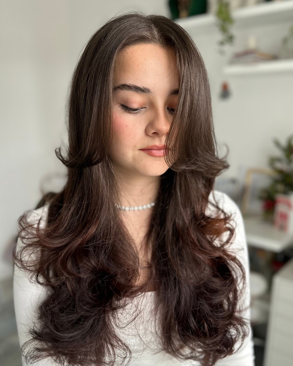 Butterfly Haircut for a Round Face