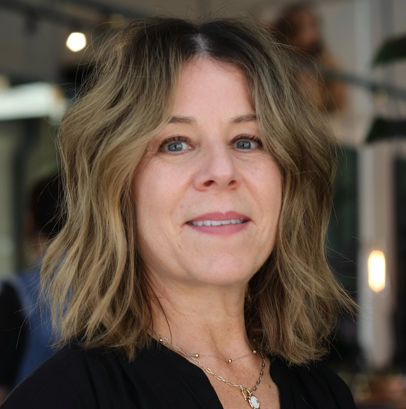 Over Medium-Length Lob for an Oval Face