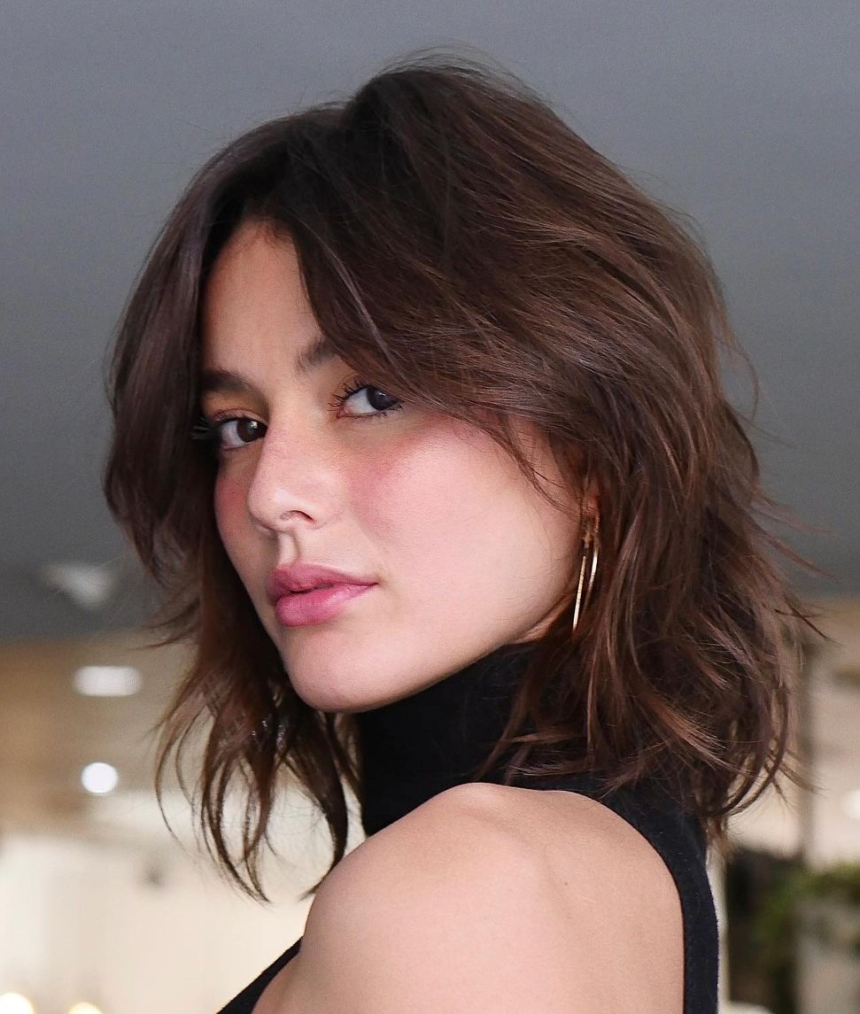 Soft Face-Framing Collarbone Shag