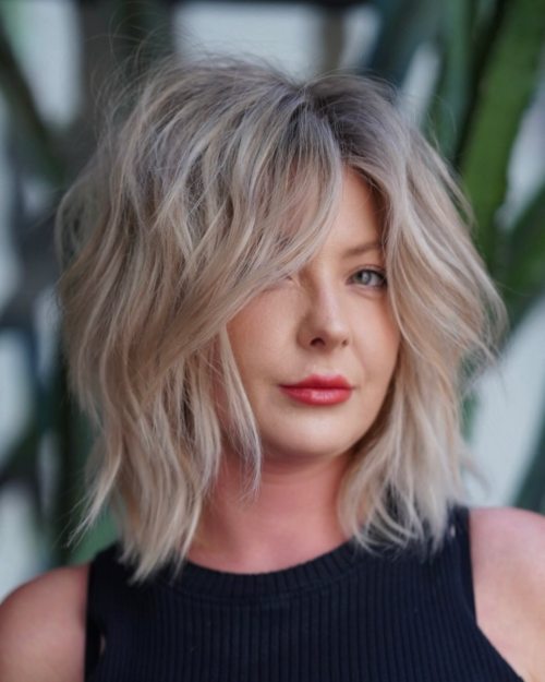 Collarbone Shaggy Bob to Look Slimmer