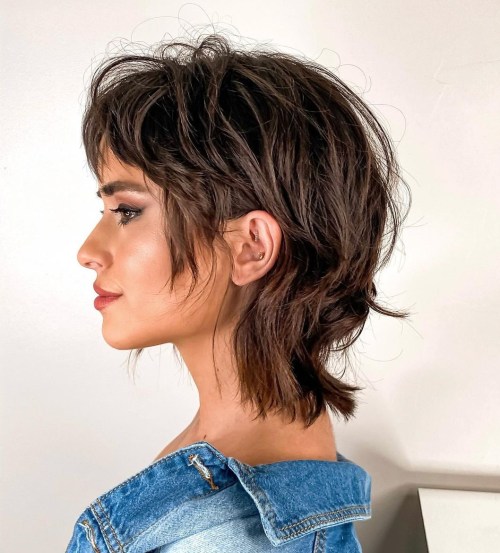 Stylish Shaggy Wolf Cut for Short Hair Trendy Wolf Cut with Choppy Layers