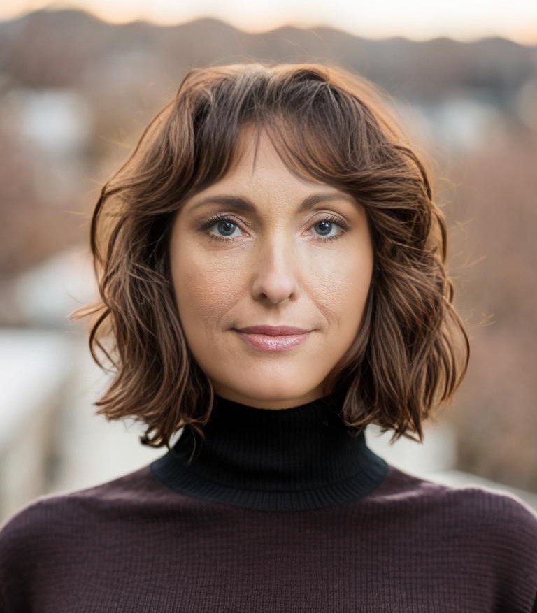 Short Messy Wolf Cut Bob